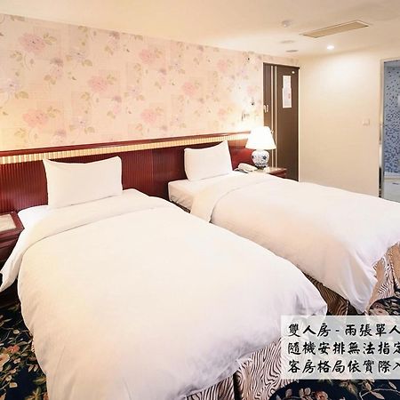 Kiwi Hotel Mrt Wenxin Branch Taichung Extérieur photo