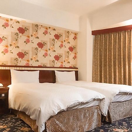 Kiwi Hotel Mrt Wenxin Branch Taichung Extérieur photo