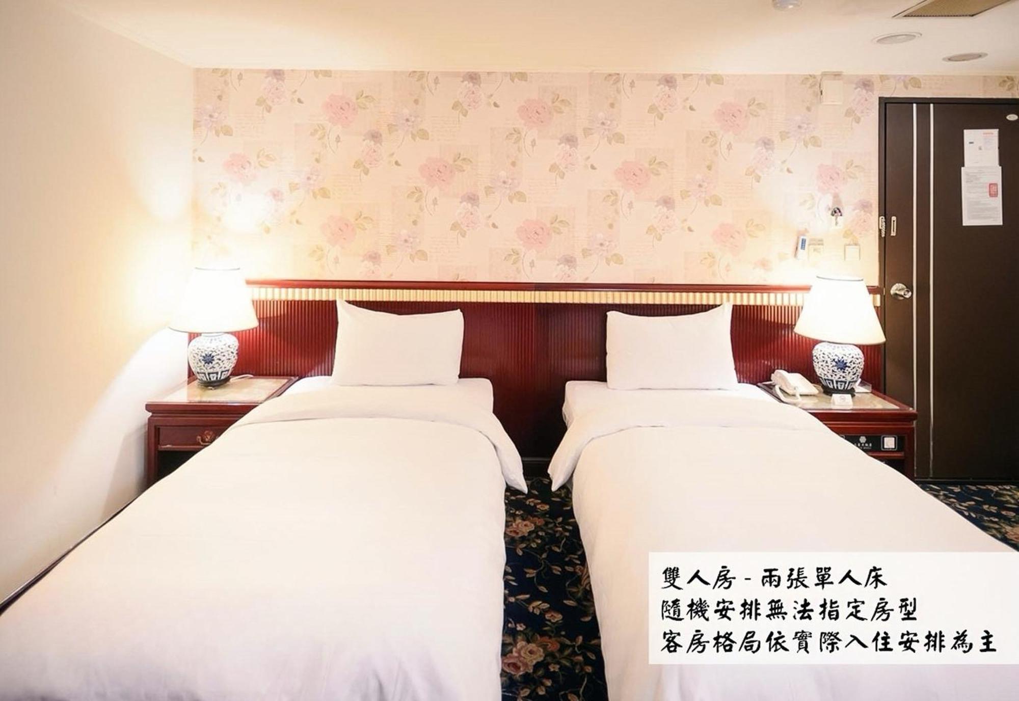 Kiwi Hotel Mrt Wenxin Branch Taichung Extérieur photo