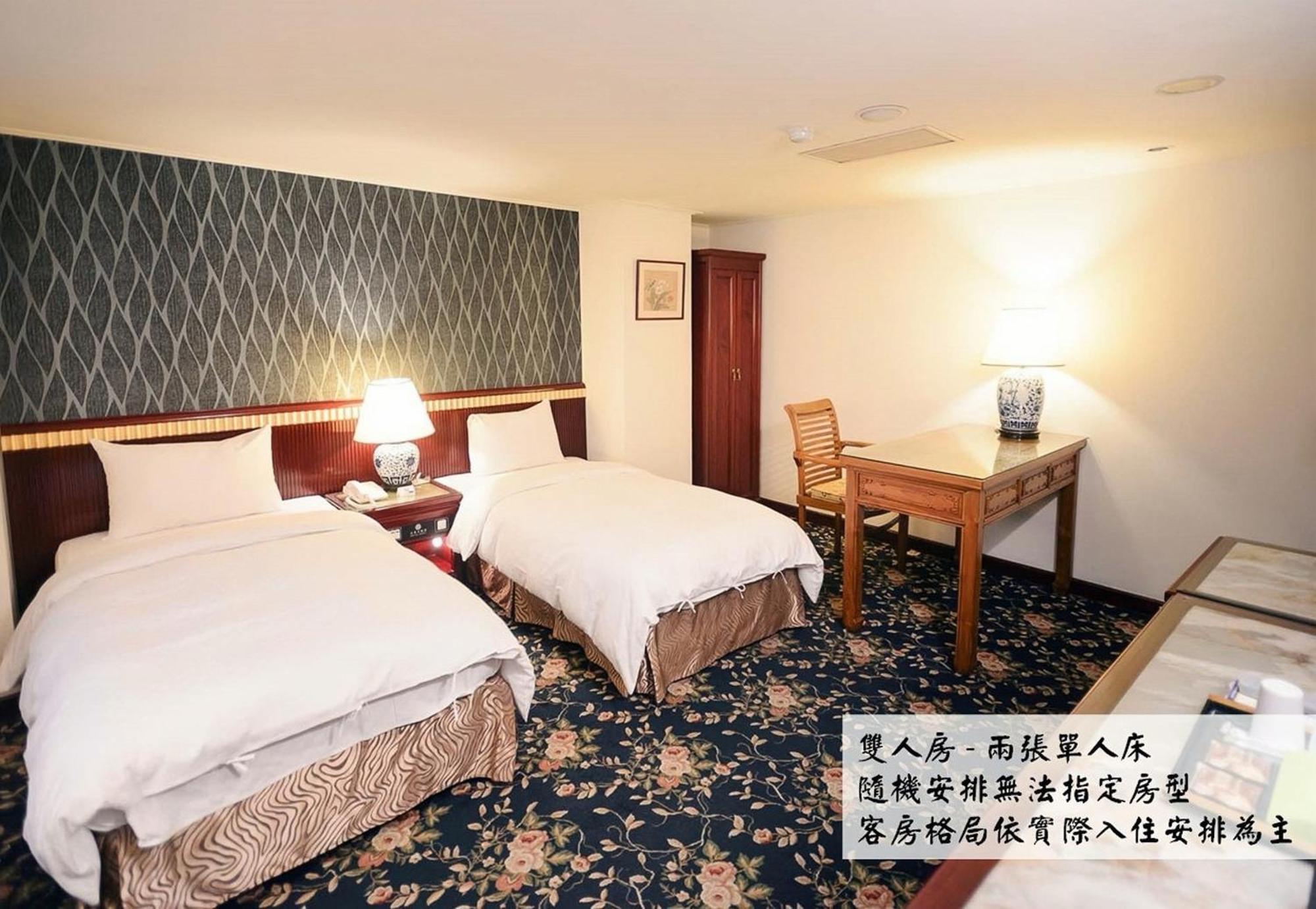 Kiwi Hotel Mrt Wenxin Branch Taichung Extérieur photo