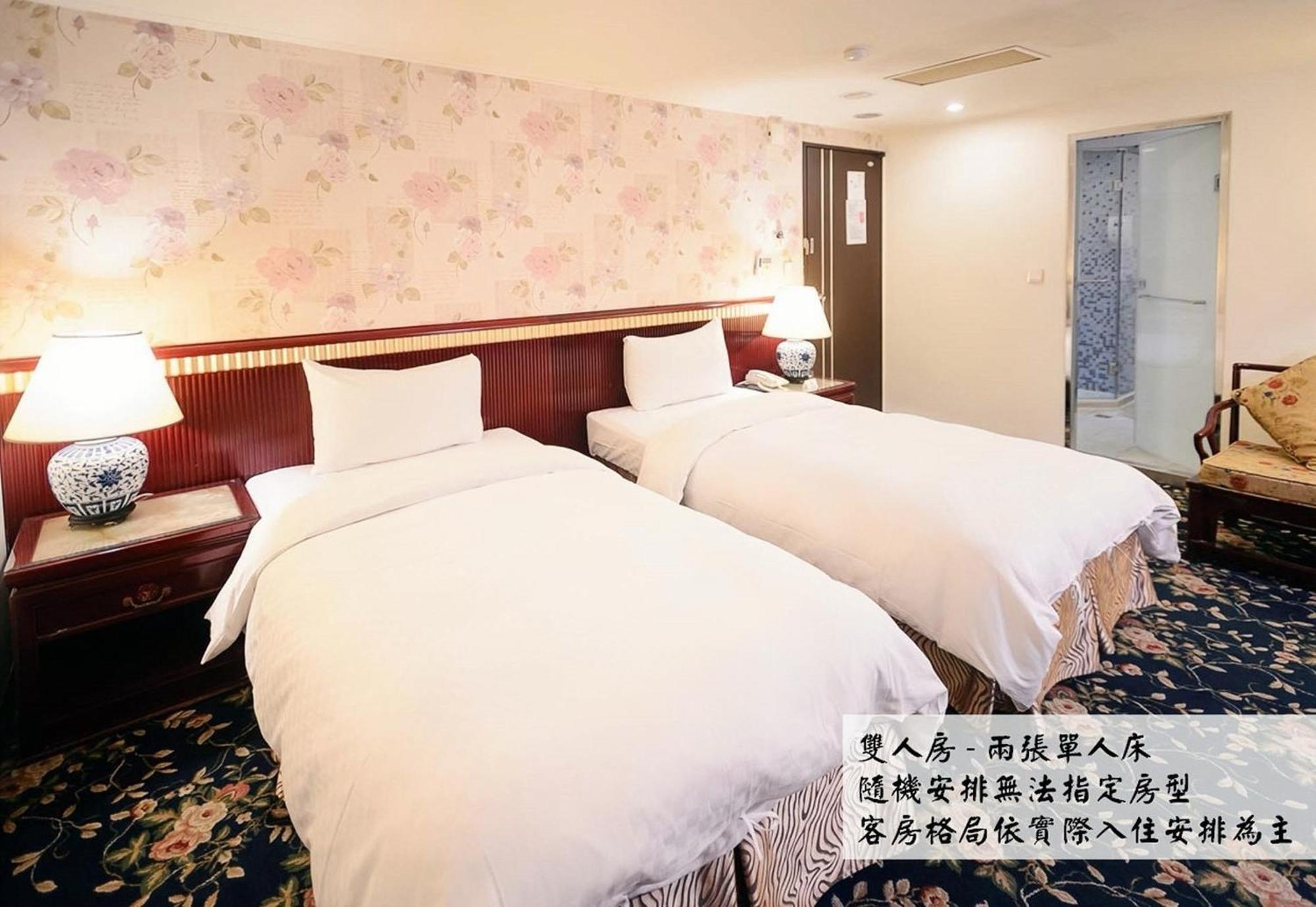 Kiwi Hotel Mrt Wenxin Branch Taichung Extérieur photo