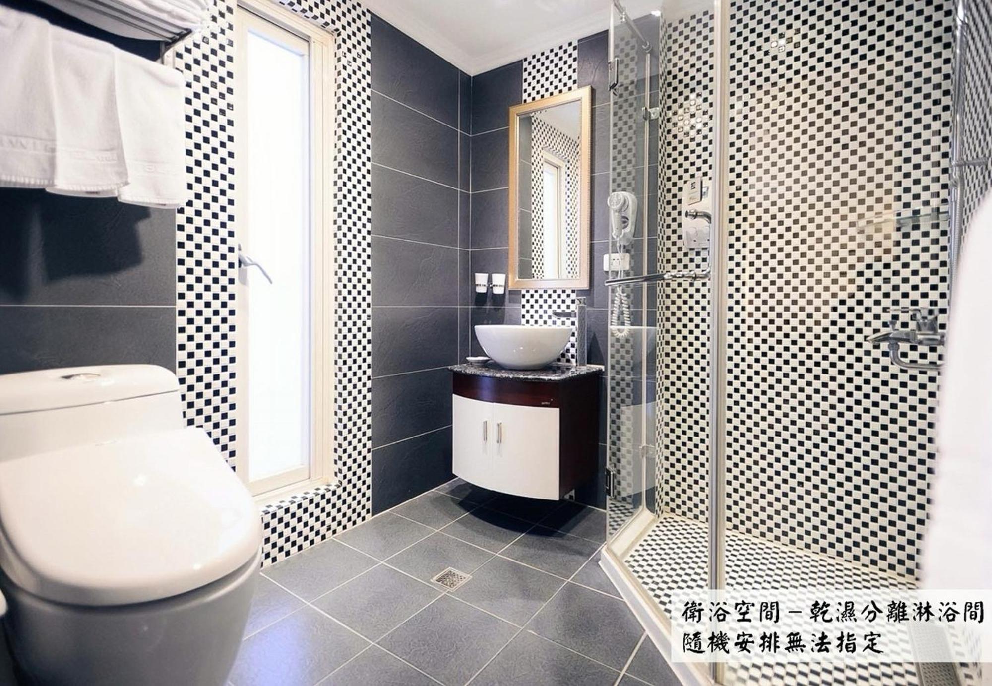 Kiwi Hotel Mrt Wenxin Branch Taichung Extérieur photo