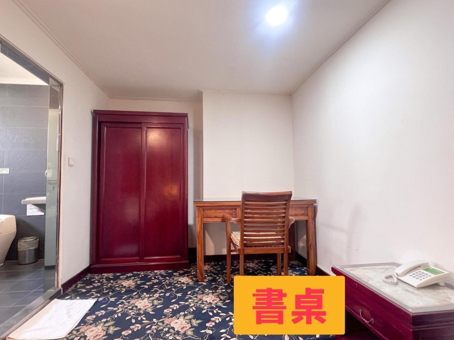 Kiwi Hotel Mrt Wenxin Branch Taichung Extérieur photo