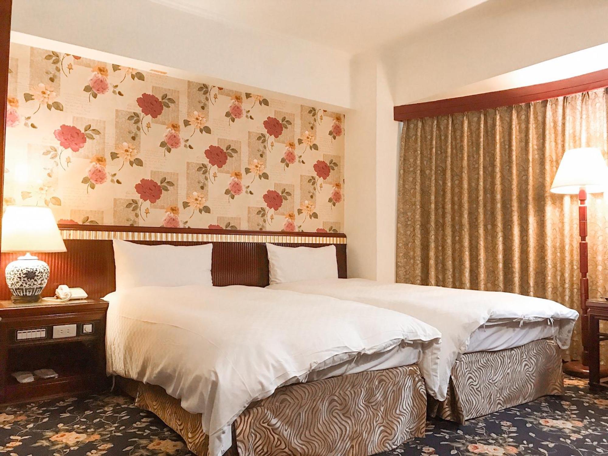 Kiwi Hotel Mrt Wenxin Branch Taichung Extérieur photo