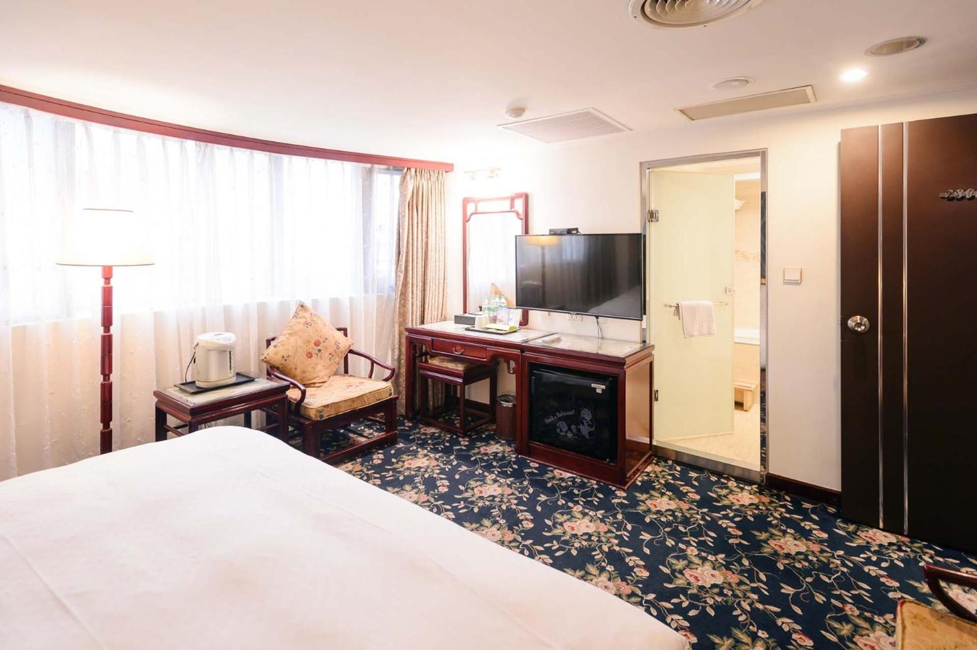 Kiwi Hotel Mrt Wenxin Branch Taichung Extérieur photo