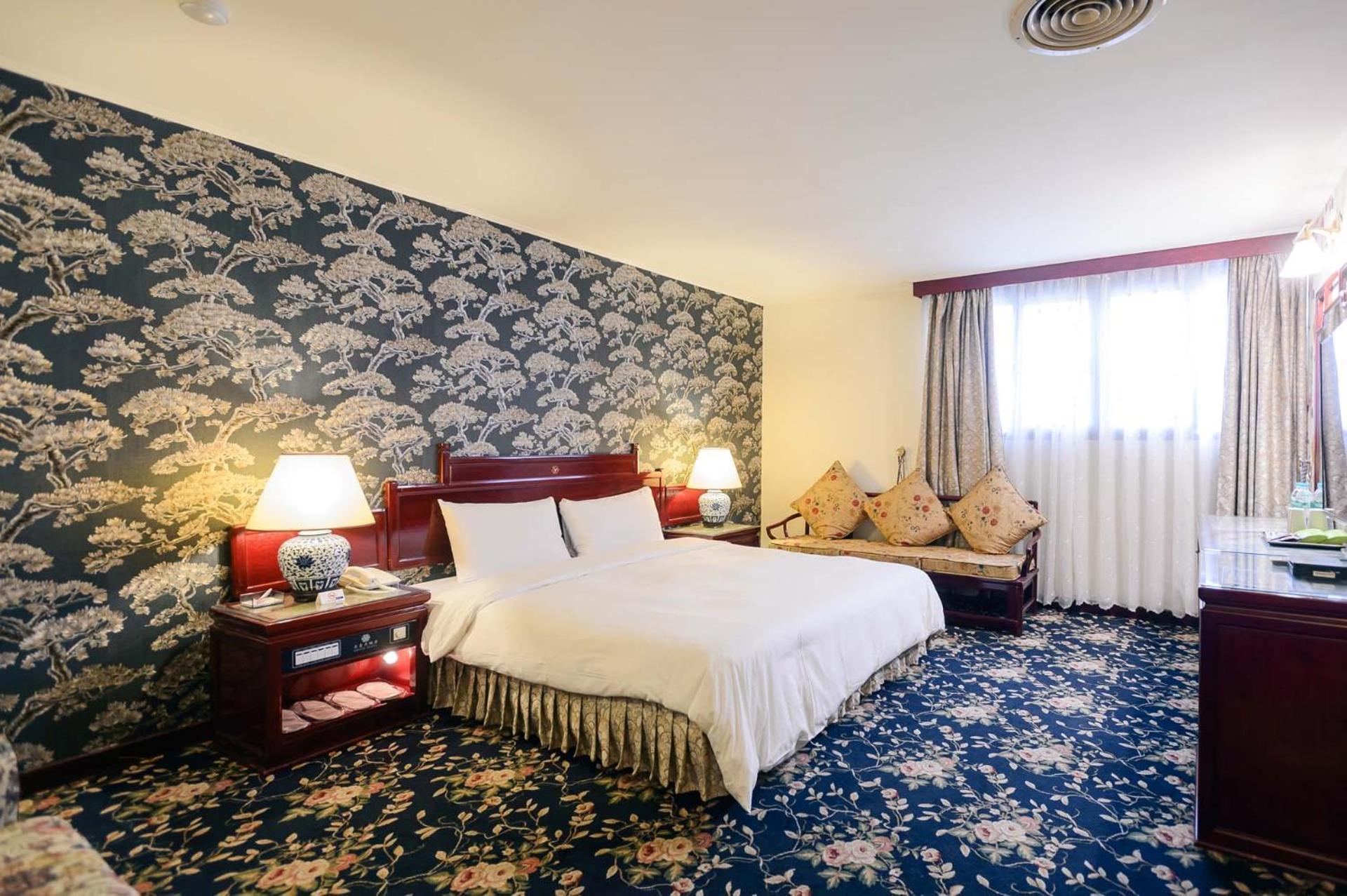 Kiwi Hotel Mrt Wenxin Branch Taichung Extérieur photo