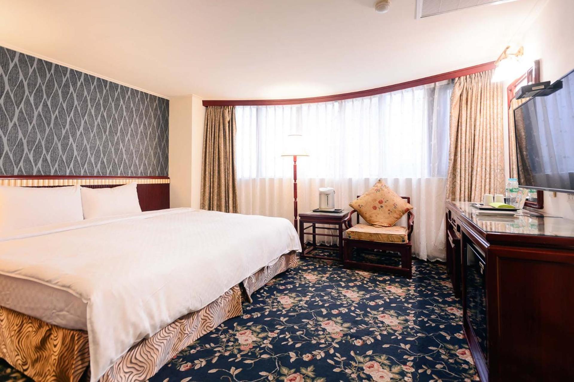 Kiwi Hotel Mrt Wenxin Branch Taichung Extérieur photo
