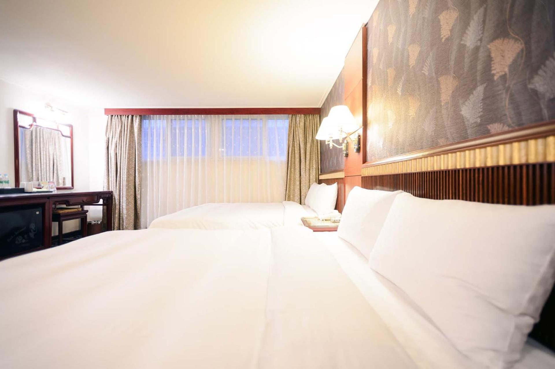 Kiwi Hotel Mrt Wenxin Branch Taichung Extérieur photo