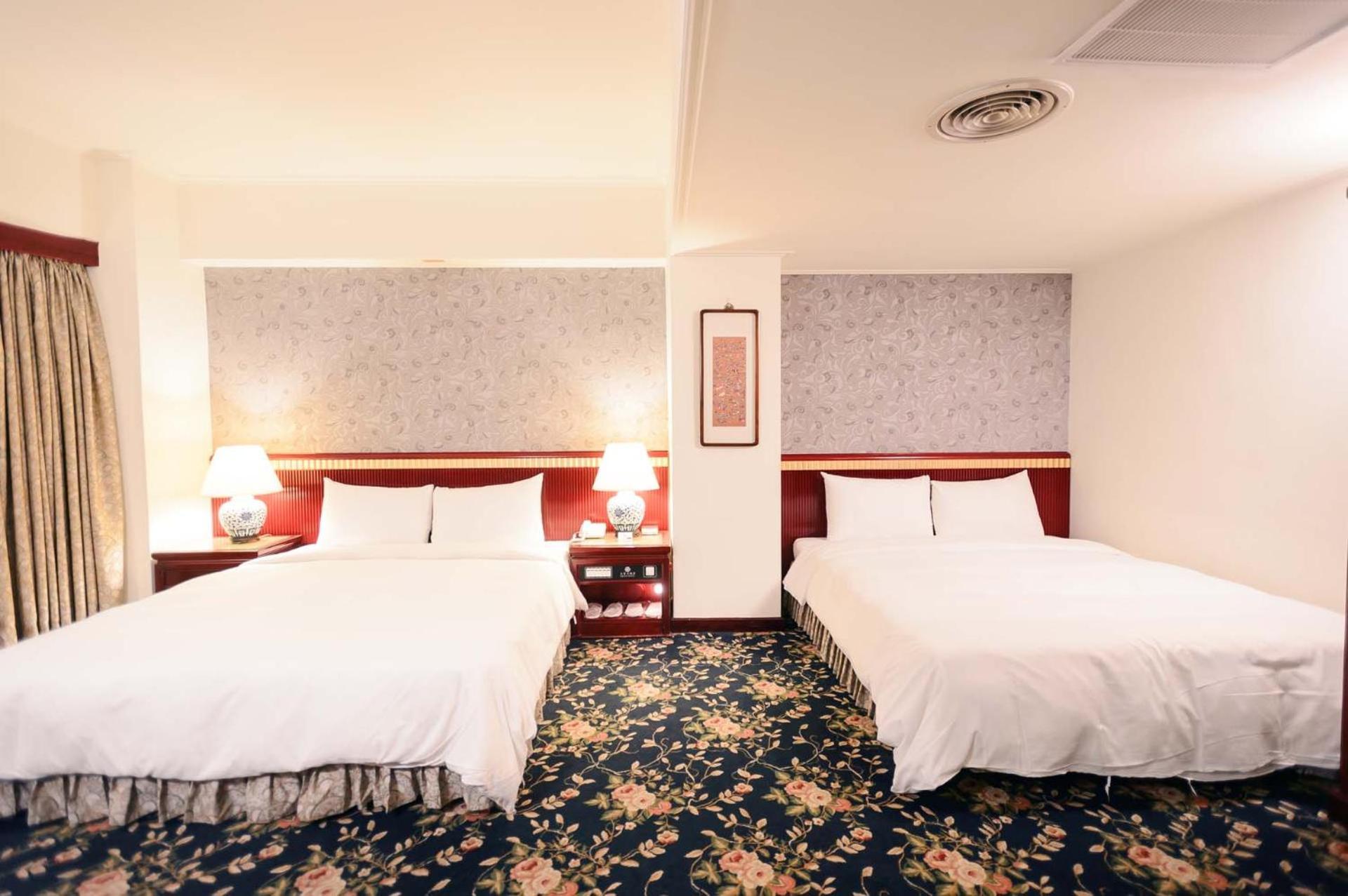 Kiwi Hotel Mrt Wenxin Branch Taichung Extérieur photo
