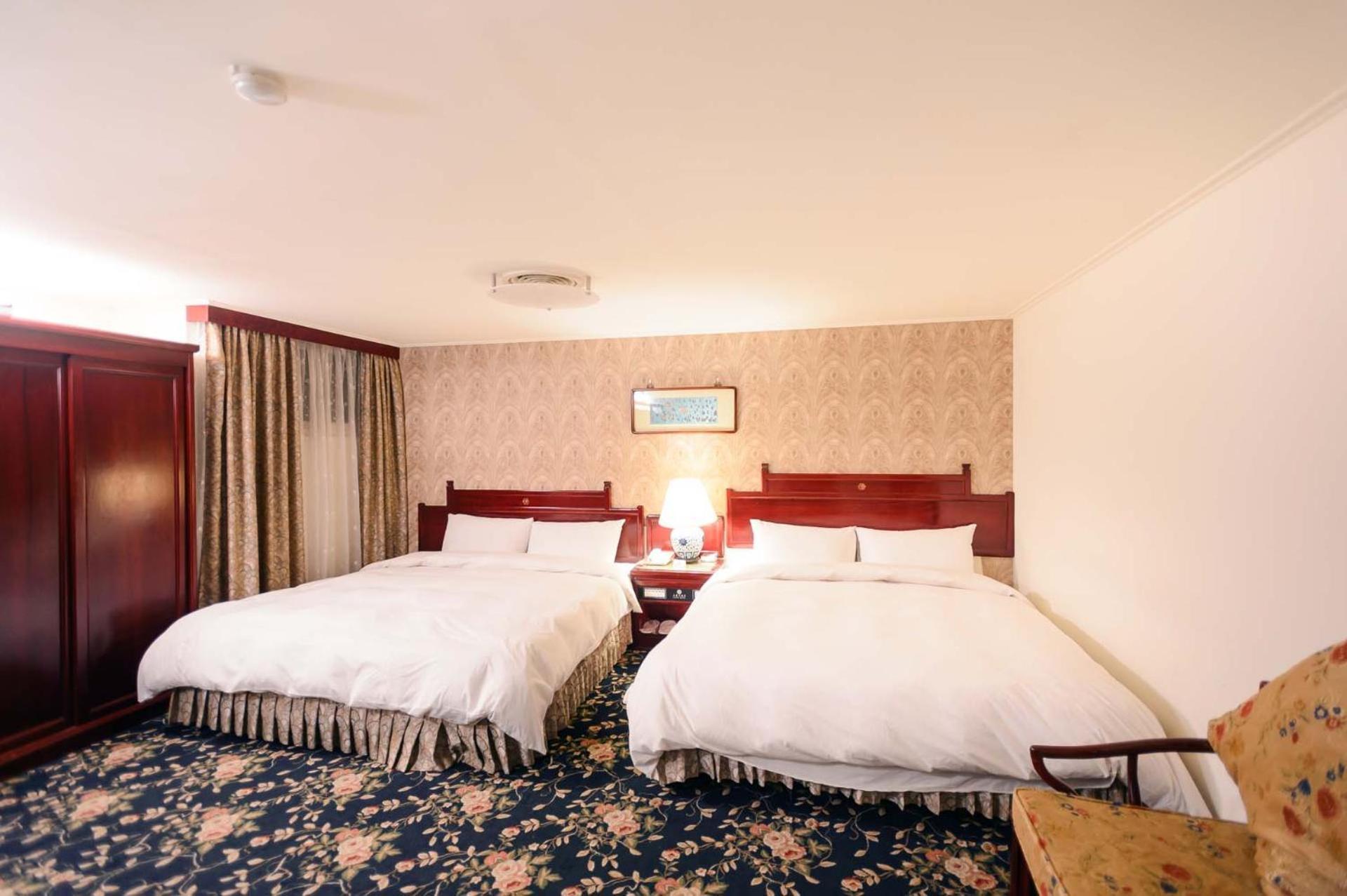 Kiwi Hotel Mrt Wenxin Branch Taichung Extérieur photo