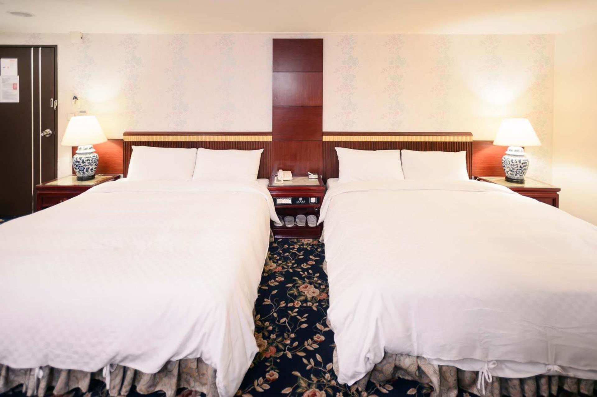 Kiwi Hotel Mrt Wenxin Branch Taichung Extérieur photo