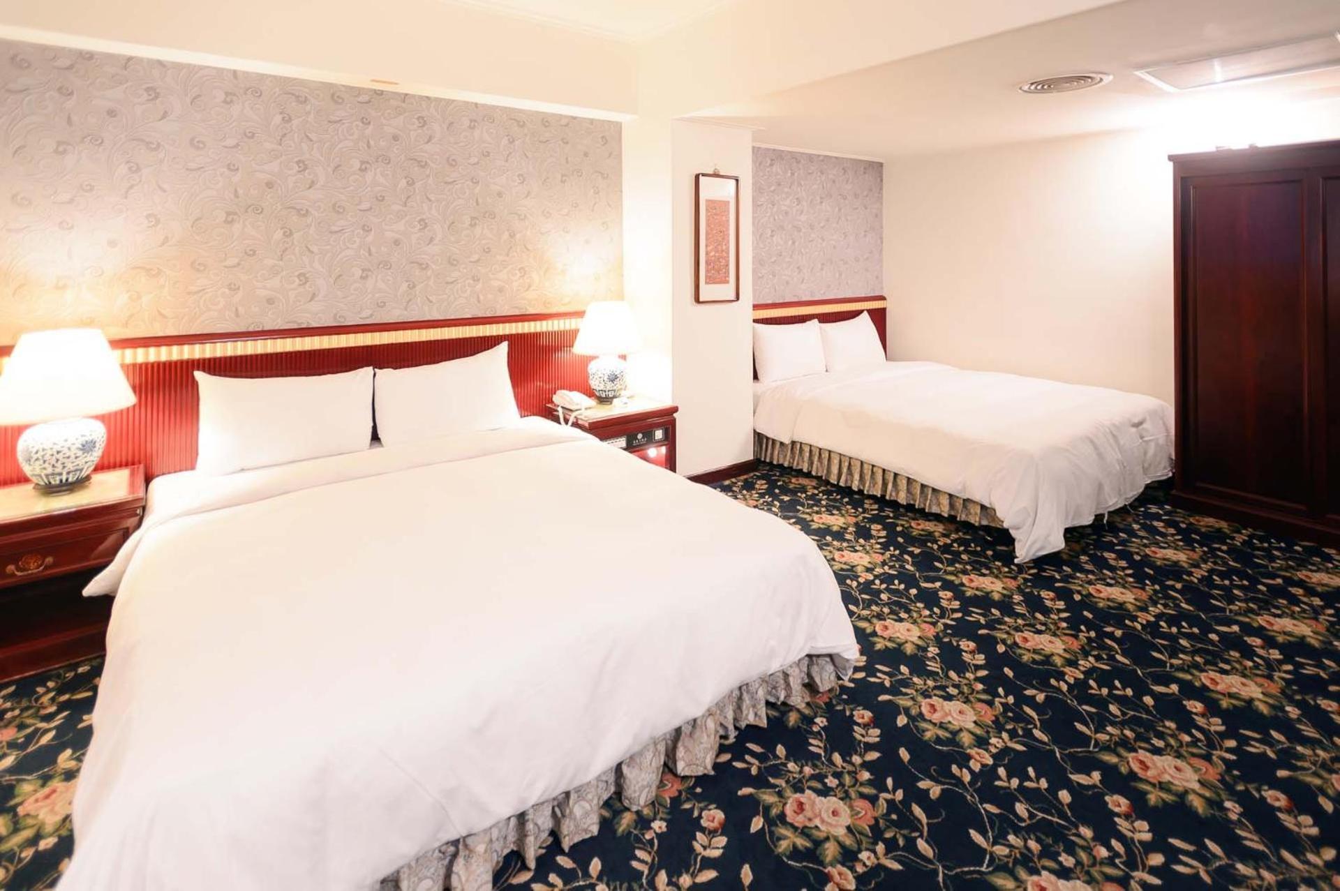 Kiwi Hotel Mrt Wenxin Branch Taichung Extérieur photo