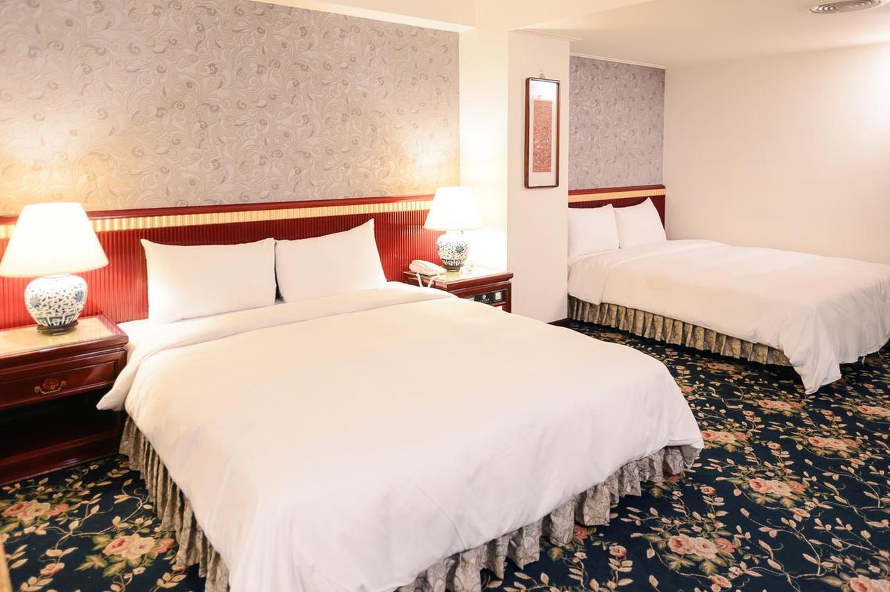 Kiwi Hotel Mrt Wenxin Branch Taichung Extérieur photo