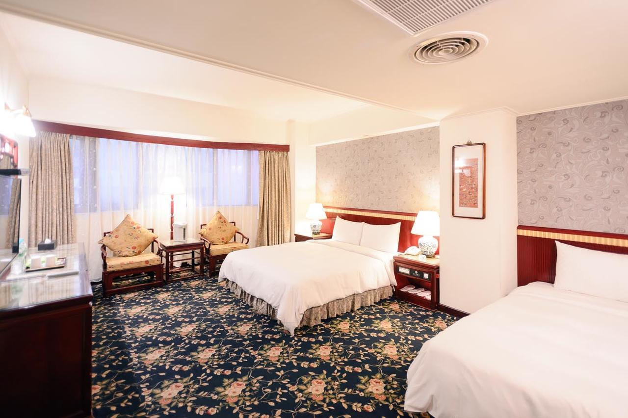 Kiwi Hotel Mrt Wenxin Branch Taichung Extérieur photo