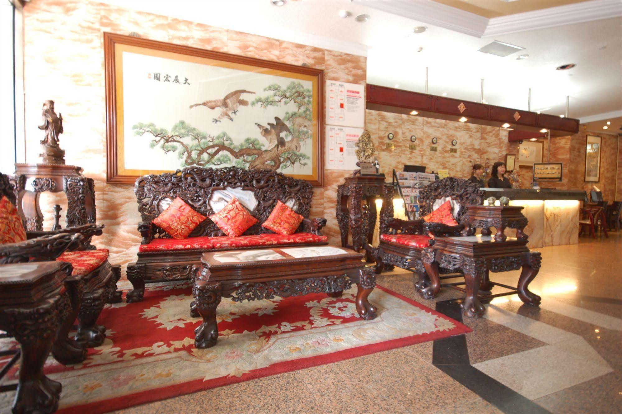 Kiwi Hotel Mrt Wenxin Branch Taichung Extérieur photo