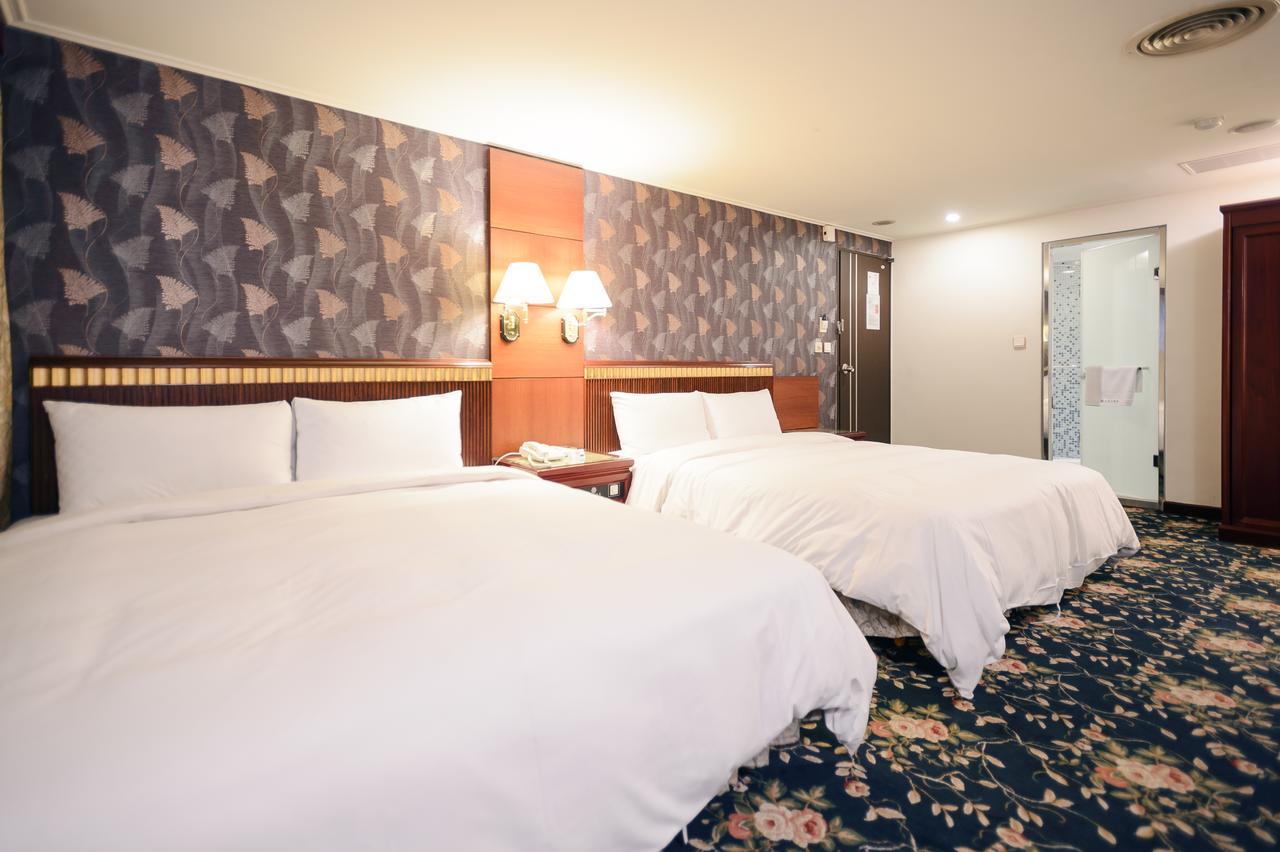 Kiwi Hotel Mrt Wenxin Branch Taichung Extérieur photo