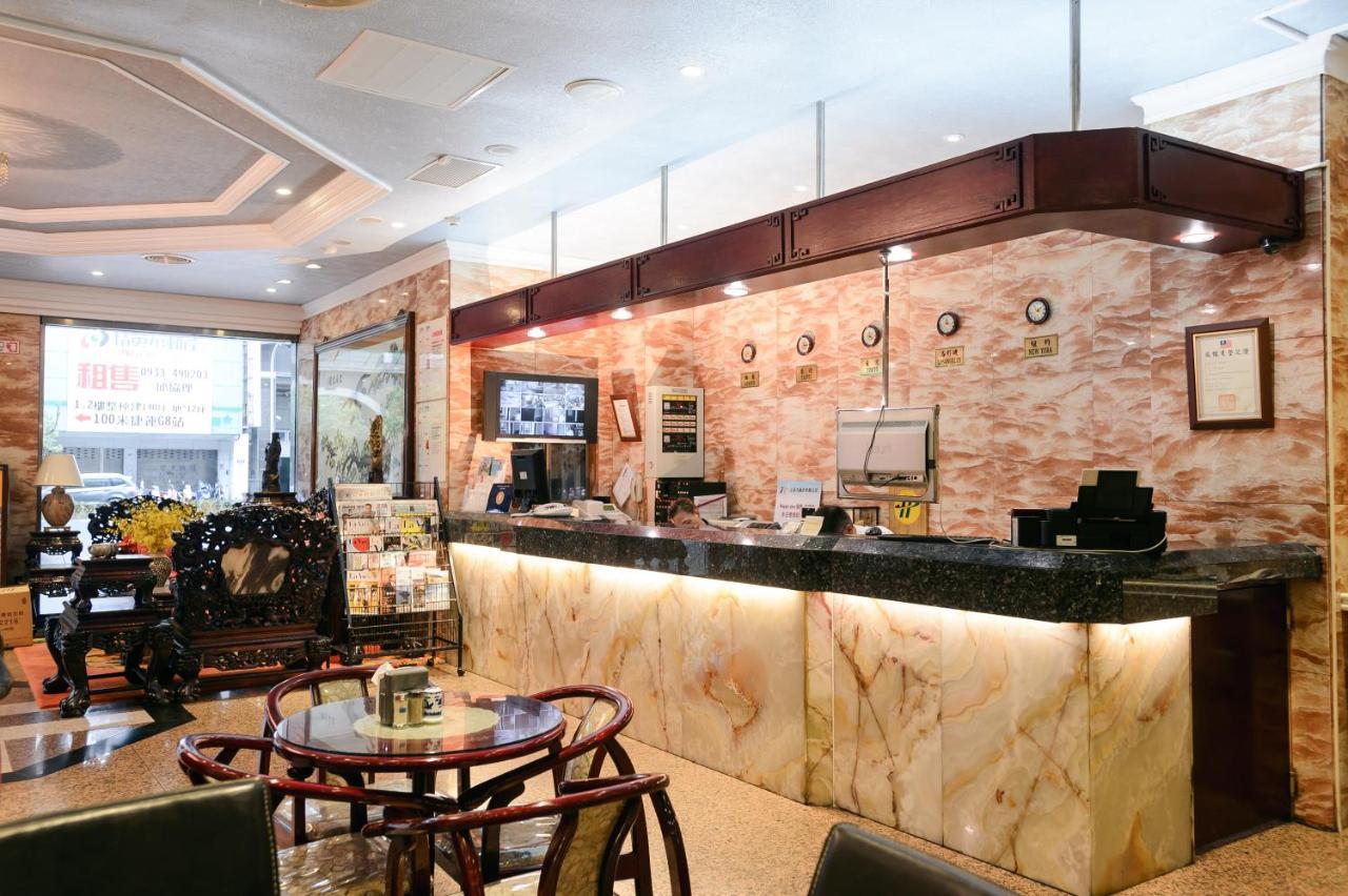 Kiwi Hotel Mrt Wenxin Branch Taichung Extérieur photo